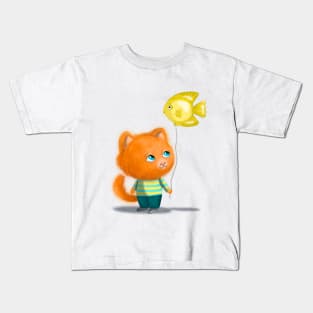 Cute fluffy kitten with air balloon Kids T-Shirt